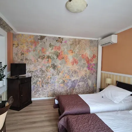 Boutique Pattiera 4* 챠브타트