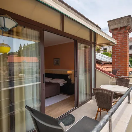 Boutique Pattiera 4* 챠브타트
