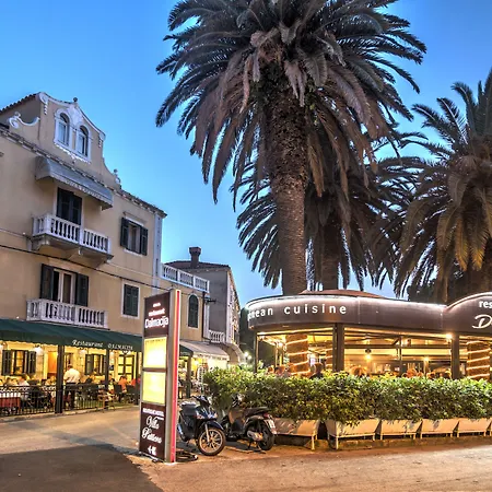 Boutique Pattiera 4* 챠브타트